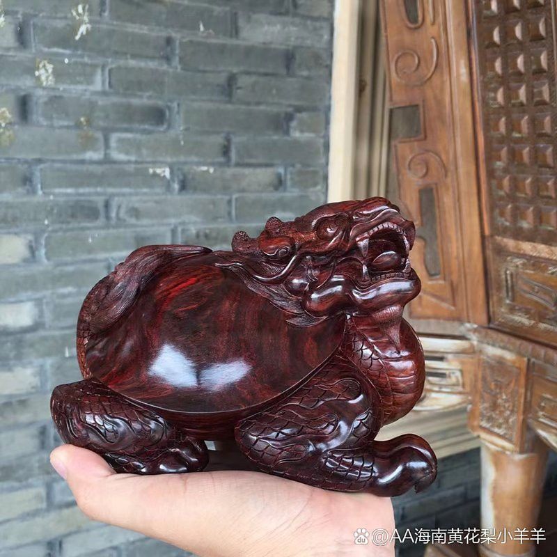 海南黃花梨紫油梨龍龜?shù)膬r(jià)格范圍是多少？