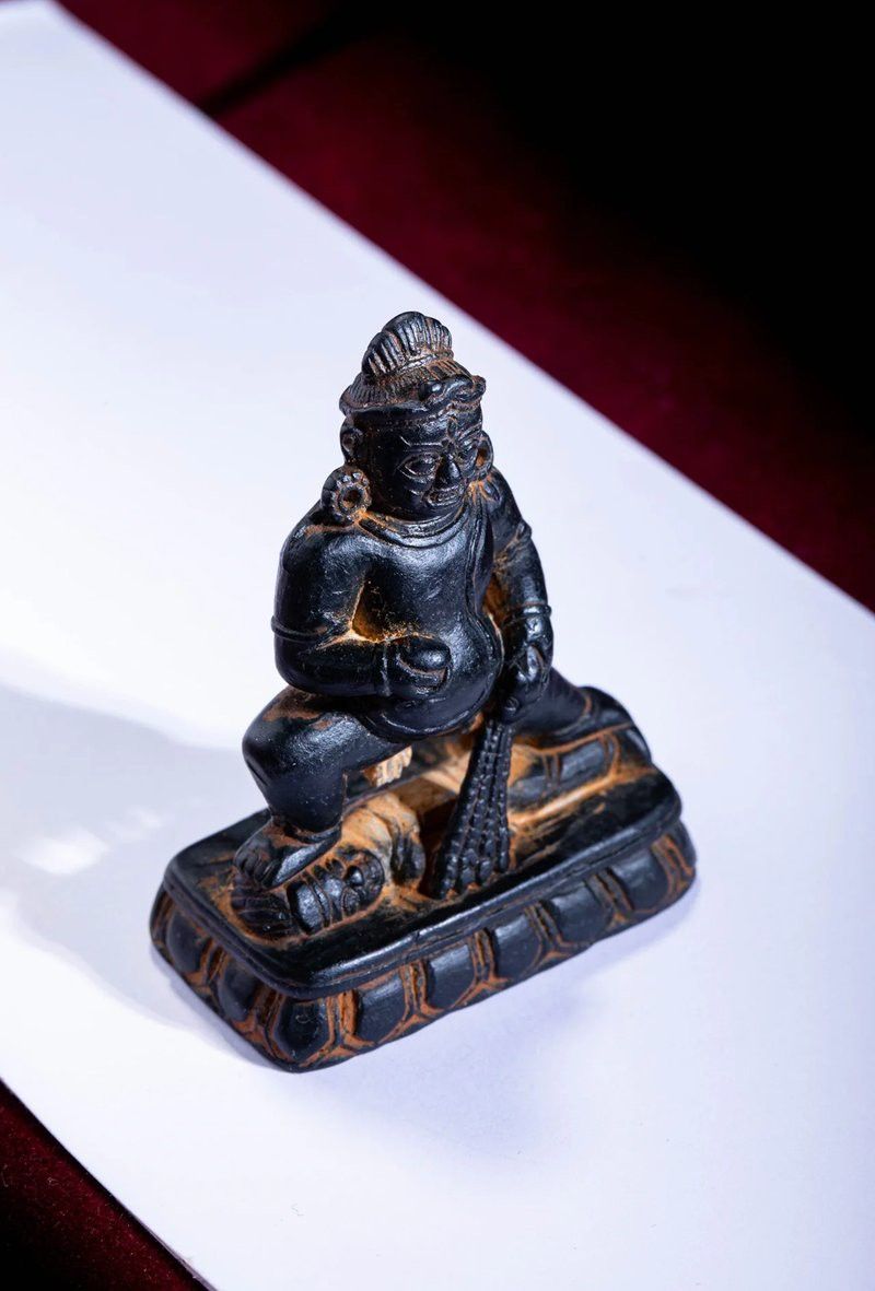有哪些著名的黑龍雕塑作品？