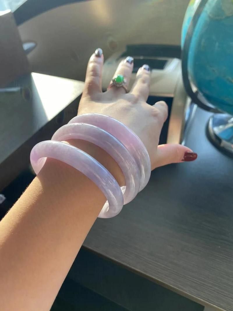 紅龍魚怎么分辨公母【ai搜集總結：紅龍魚母魚公母的區別分析關鍵詞紅龍魚公母的區別】