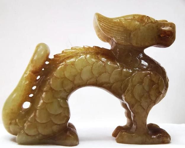 玉材質龍擺件的價格范圍是多少？