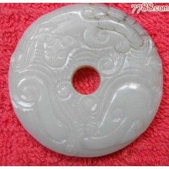 玉材質龍擺件的價格范圍是多少？