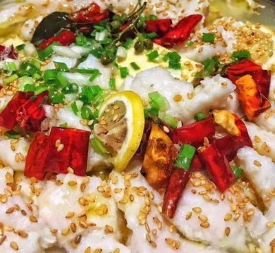 綠皮紅辣椒龍魚怎么做的：綠皮紅辣椒龍魚價格10000元以上綠皮辣椒龍魚怎么做的