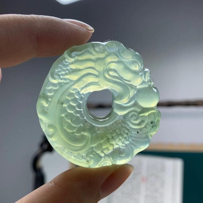 龍魚(yú)吊墜的材質(zhì)哪種最好？