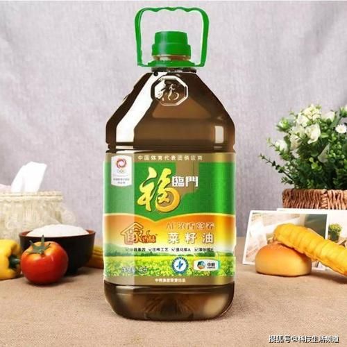 紅龍魚背景用什么顏色好呢圖片大全大圖（紅龍魚背景用什么顏色好呢圖片大全大圖高清）