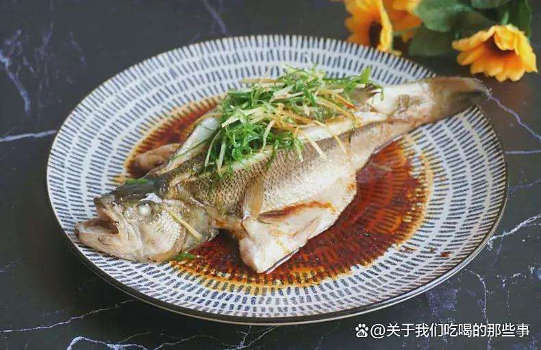 金龍魚清蒸好吃還是紅燒好吃