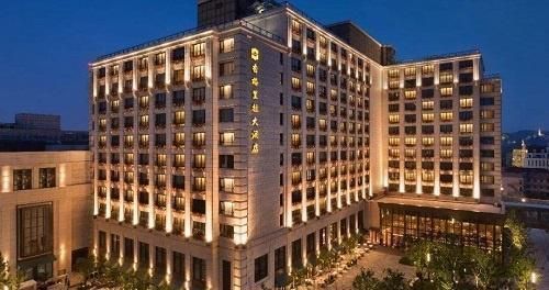 金龍魚老板是誰（金龍魚品牌的創始人及現任董事長是郭孔豐及其背景的詳細介紹）