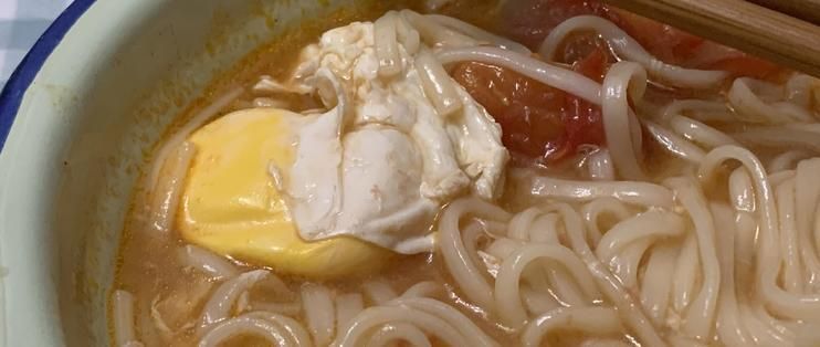 金龍魚的龍須面商標都是什么樣的，探討金龍魚龍須面的商標設計特點