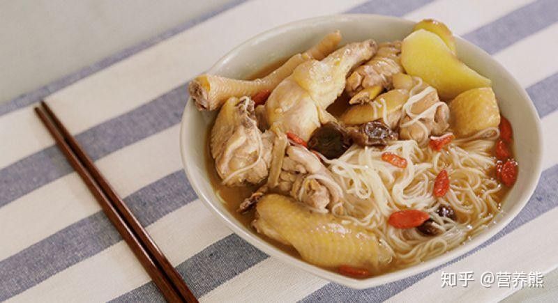 黑芝麻油和橄欖油哪個(gè)更適合涼拌？