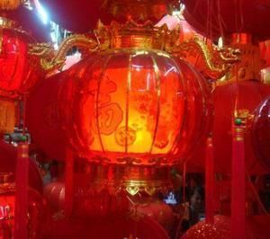 紅龍魚燈光怎么擺放好看（為了使紅龍魚魚缸看起來更加美觀，通過這些技巧）
