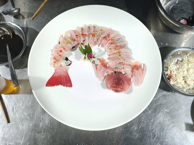 鱘龍魚生魚片