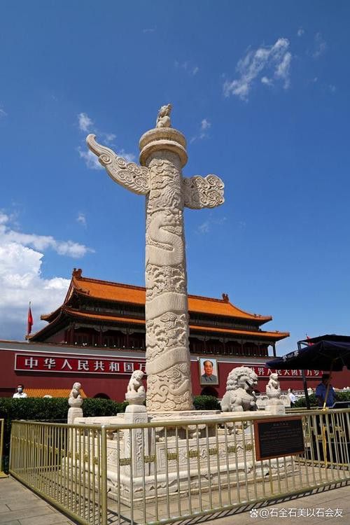 能提供一些龍柱雕刻的圖片嗎？