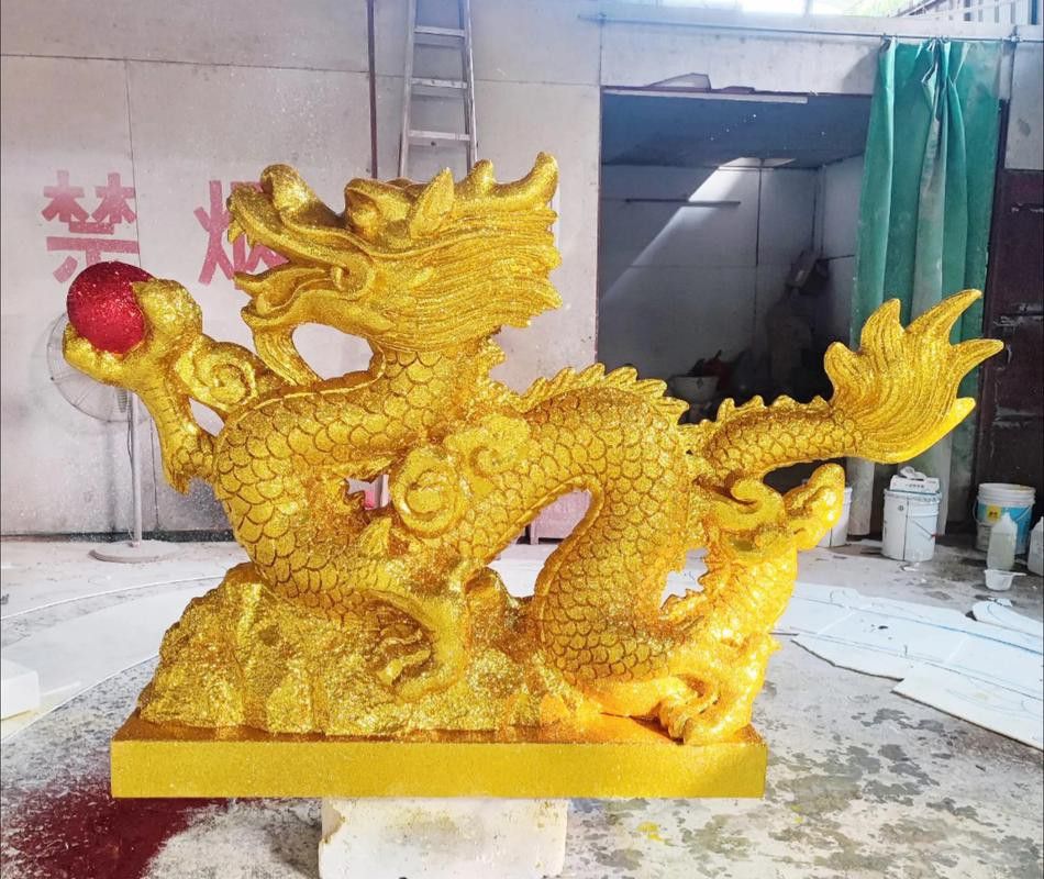 金龍藝術品中最著名的是哪一件？