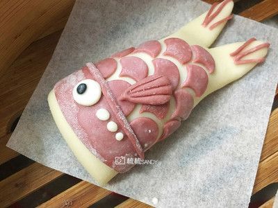龍魚鱗上面有小白點怎么回事：龍魚鱗片上出現小白點可能是多種因素引起的