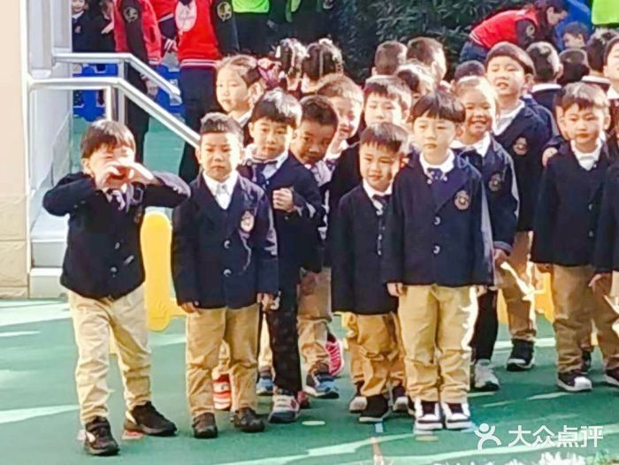 小龍魚育華幼兒園的學費是多少？：小龍魚育華幼兒園收費標準是多少？