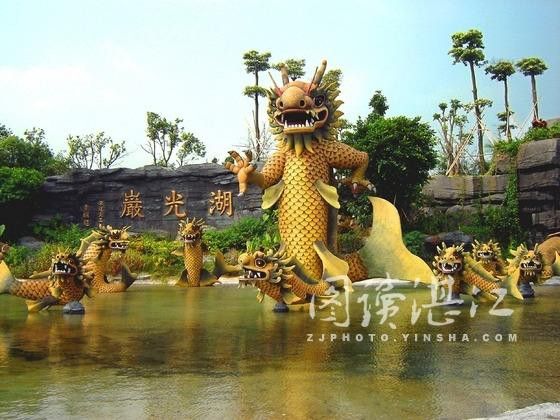 湖光巖神龜和龍魚的照片