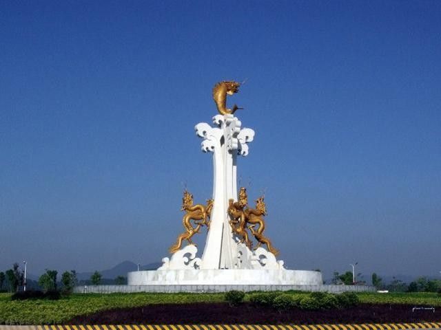 龍魚雕塑圖片欣賞大全