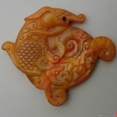 魚龍玉佩的寓意和象征意義：魚龍玉佩在中國傳統(tǒng)文化中有著深刻寓意和象征意義