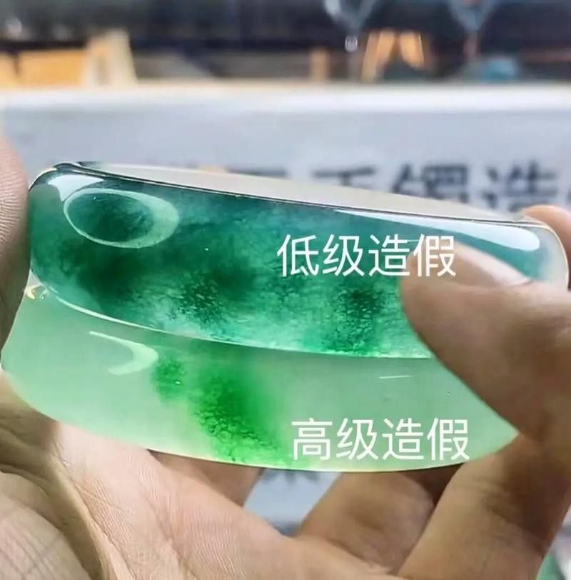 如何辨別龍魚吊墜的真偽？