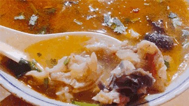 龍魚(yú)一張嘴一張嘴什么原因：龍魚(yú)張嘴一張嘴什么原因
