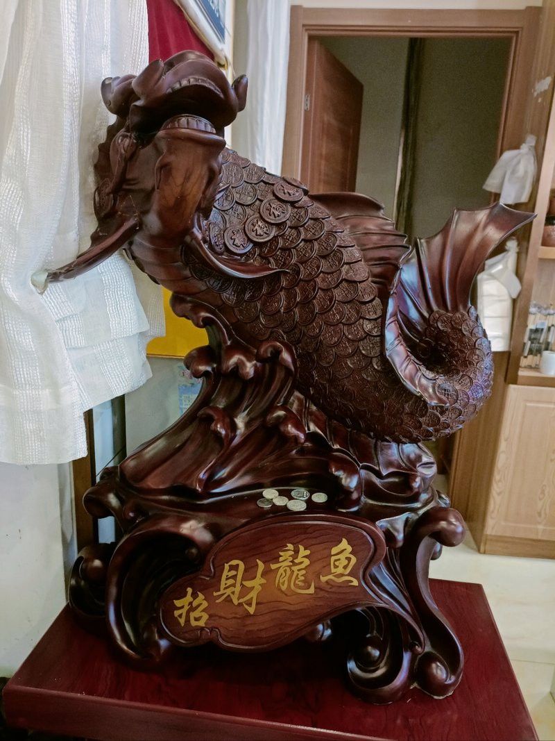 有沒有帶商業(yè)寓意的龍魚詩句？