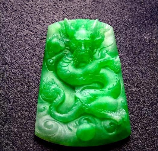 翡翠龍頭雕刻的價格范圍是多少？