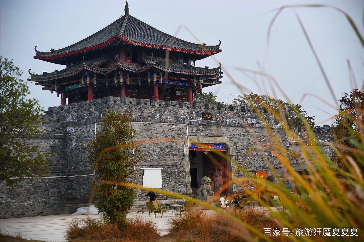 《鯉魚躍龍門》的創(chuàng)作背景是什么？