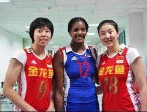 金龍魚身上變白是什么病：金龍魚身上變白是什么原因引起的