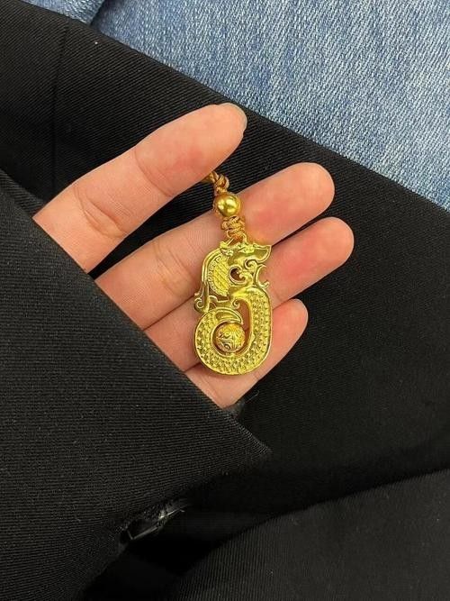 龍吊墜的尺寸如何選擇？