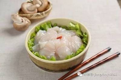 龍魚是否可以吃煮熟的蝦（關于龍魚可以吃煮熟的蝦，存在不同的觀點和建議和建議）