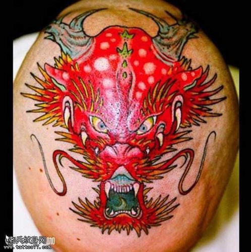 能推薦一些紅龍紋身手稿嗎？