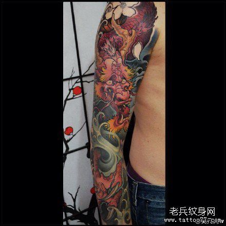能推薦一些紅龍紋身手稿嗎？