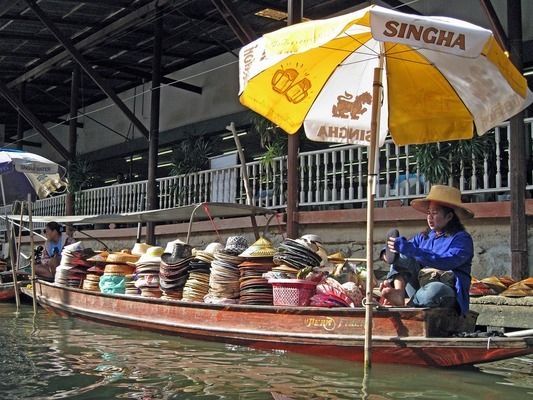 龍魚(yú)躲角落不愛(ài)動(dòng)：龍魚(yú)躲角落不愛(ài)動(dòng)怎么辦