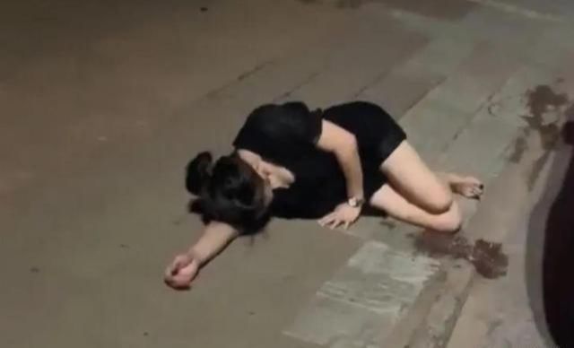 龍魚追魚是什么原因（龍魚追獵物的原因）