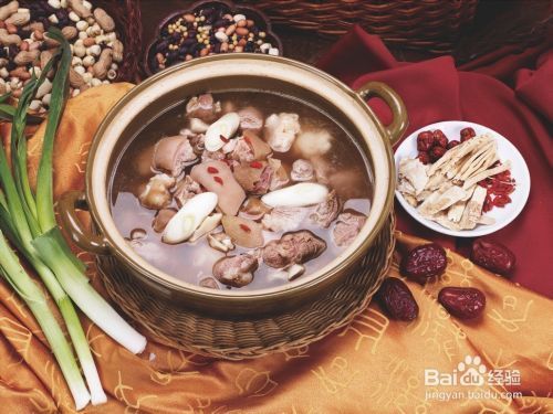 雪龍魚抗寒能力提升方法：雪龍魚換水最佳時(shí)機(jī)突發(fā)停電魚缸保溫技巧