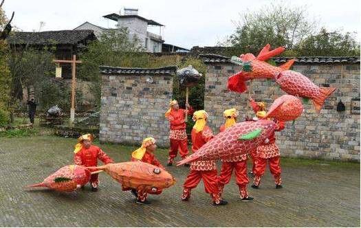 五夫龍魚(yú)戲