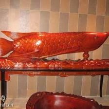 金龍魚(yú)擺件嘴的方向【金龍魚(yú)擺件嘴的方向風(fēng)水講究分析關(guān)鍵詞金龍魚(yú)擺件嘴的朝向意義】
