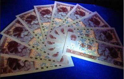 金龍魚長幾年就不長了：金龍魚成長周期一般為2-4年時間內生長最快