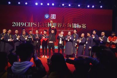 紅龍魚的價(jià)格及圖片及價(jià)格表大全圖（紅龍魚的價(jià)格及圖片及價(jià)格表大全圖解）