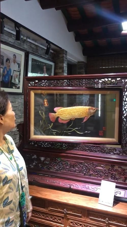 康惠芳的潮繡《金龍魚》有哪些歷史故事？