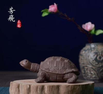 魚龍的寓意和象征是什么：魚龍擺件真的能招財嗎？