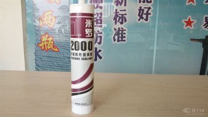 玻璃膠粘魚缸能用幾年時(shí)間，玻璃膠老化如何檢測(cè)魚缸漏水修補(bǔ)方法有哪些