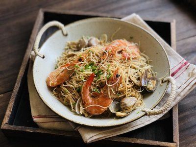 金龍魚吃河蝦還是海蝦：金龍魚吃海蝦好還是河蝦好