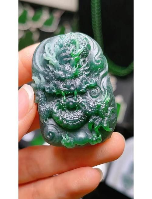 如何辨別龍吊墜的真偽？