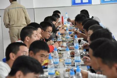 昆明金龍魚烹飪班怎么樣啊:昆明市盤龍職業高級中學“金龍魚”烹飪班 龍魚百科 第2張 昆明金龍魚烹飪班怎么樣啊:昆明市盤龍職業高級中學“金龍魚”烹飪班 昆明金龍魚烹飪班怎么樣啊:昆明市盤龍職業高級中學“金龍魚”烹飪班 龍魚百科 第2張