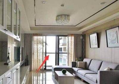 家里魚缸放在正對門口好嗎（如何用魚缸提升家居風水魚缸財位布置技巧）