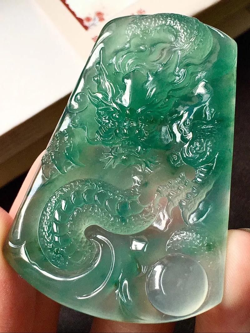 龍牌吊墜的佩戴注意事項