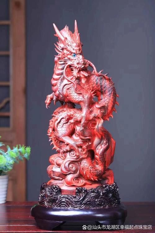 能提供更多龍神的藝術圖片嗎？