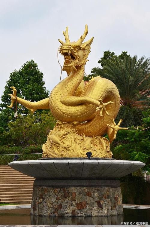 能提供更多龍神的藝術圖片嗎？