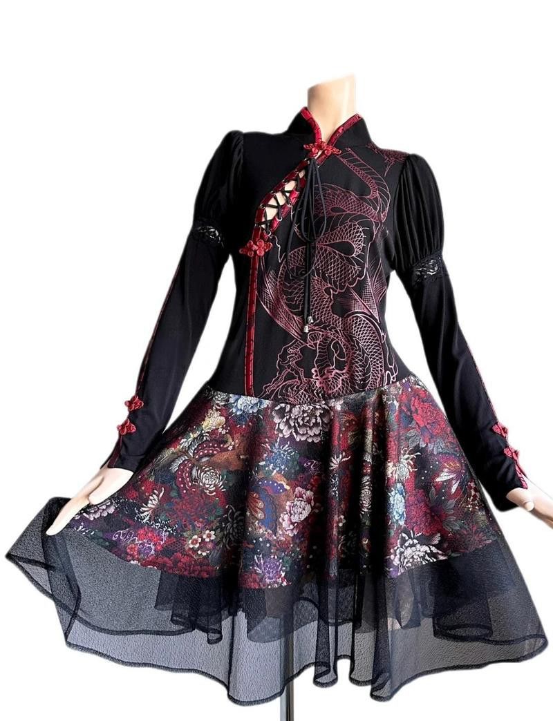 紅龍服飾有哪些流行款式？