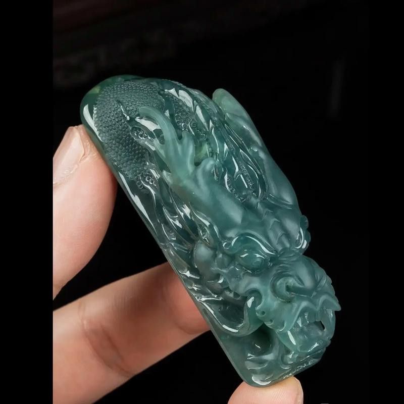 如何鑒別龍頭魚吊墜的真偽？